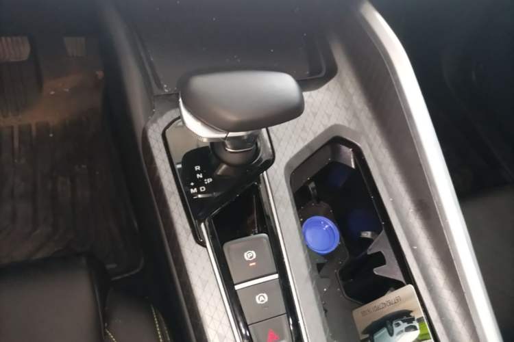 Used Geely Auto Preface 2023 1.5TD Kunlun Edition Gear Lever