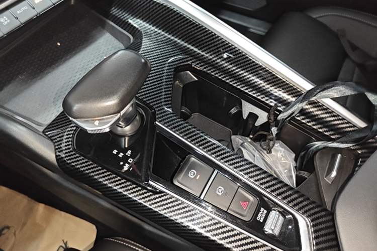 Used Geely Auto Preface 2023 2.0TD Luxury Version Gear Lever