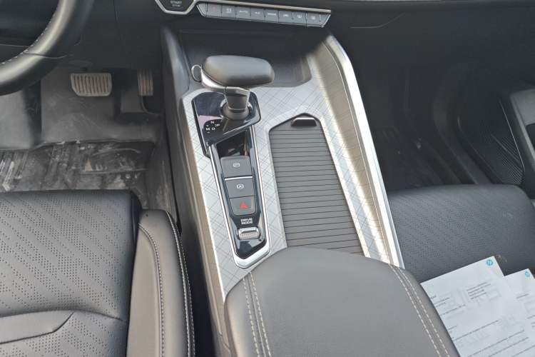 Used Geely Auto Preface 2023 2.0TD Luxury Version Gear Lever