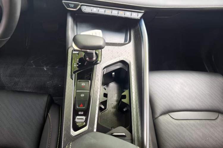 Used Geely Auto Preface 2023 1.5TD Fuyao Version Gear Lever