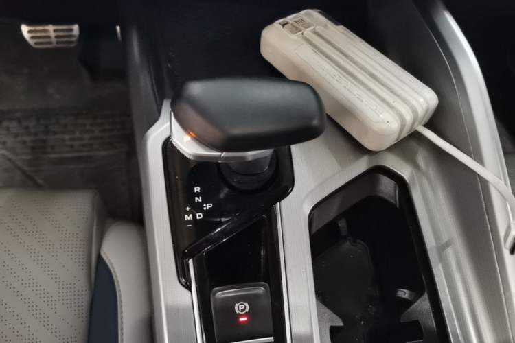 Used Geely Auto Preface 2023 2.0TD Prestige Version Gear Lever