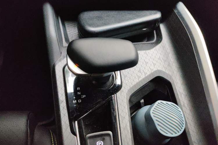 Used Geely Auto Preface 2023 1.5TD Fuyao Version Gear Lever