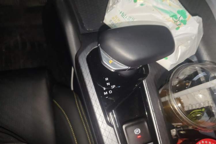 Used Geely Auto Preface 2023 1.5TD Fuyao Version Gear Lever