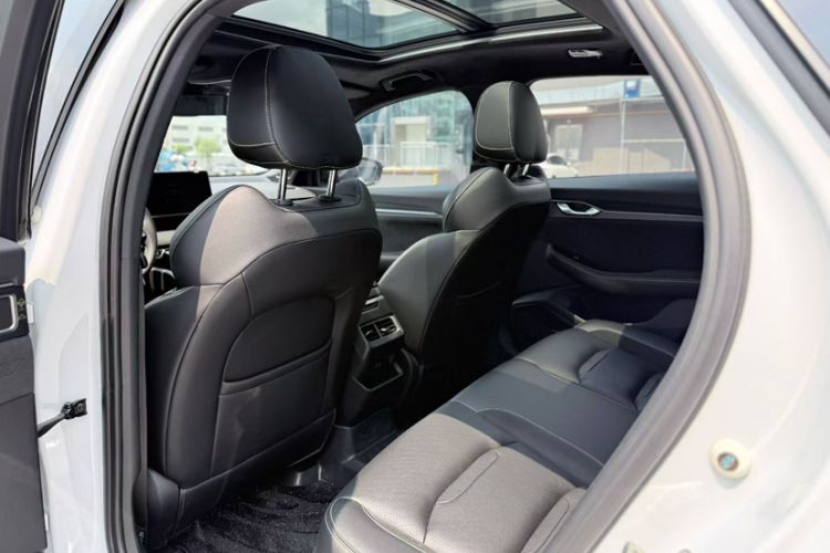 Used Geely Auto Preface 2023 2.0TD Space-Time Edition Interior 2