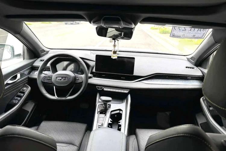 Used Geely Auto Preface 2023 1.5TD Fuyao Version Interior 3