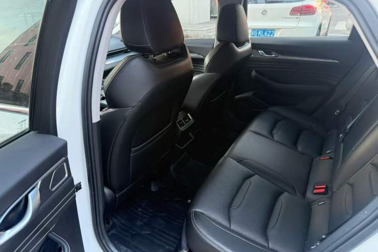 Used Geely Auto Preface 2023 2.0TD Luxury Version Interior 4