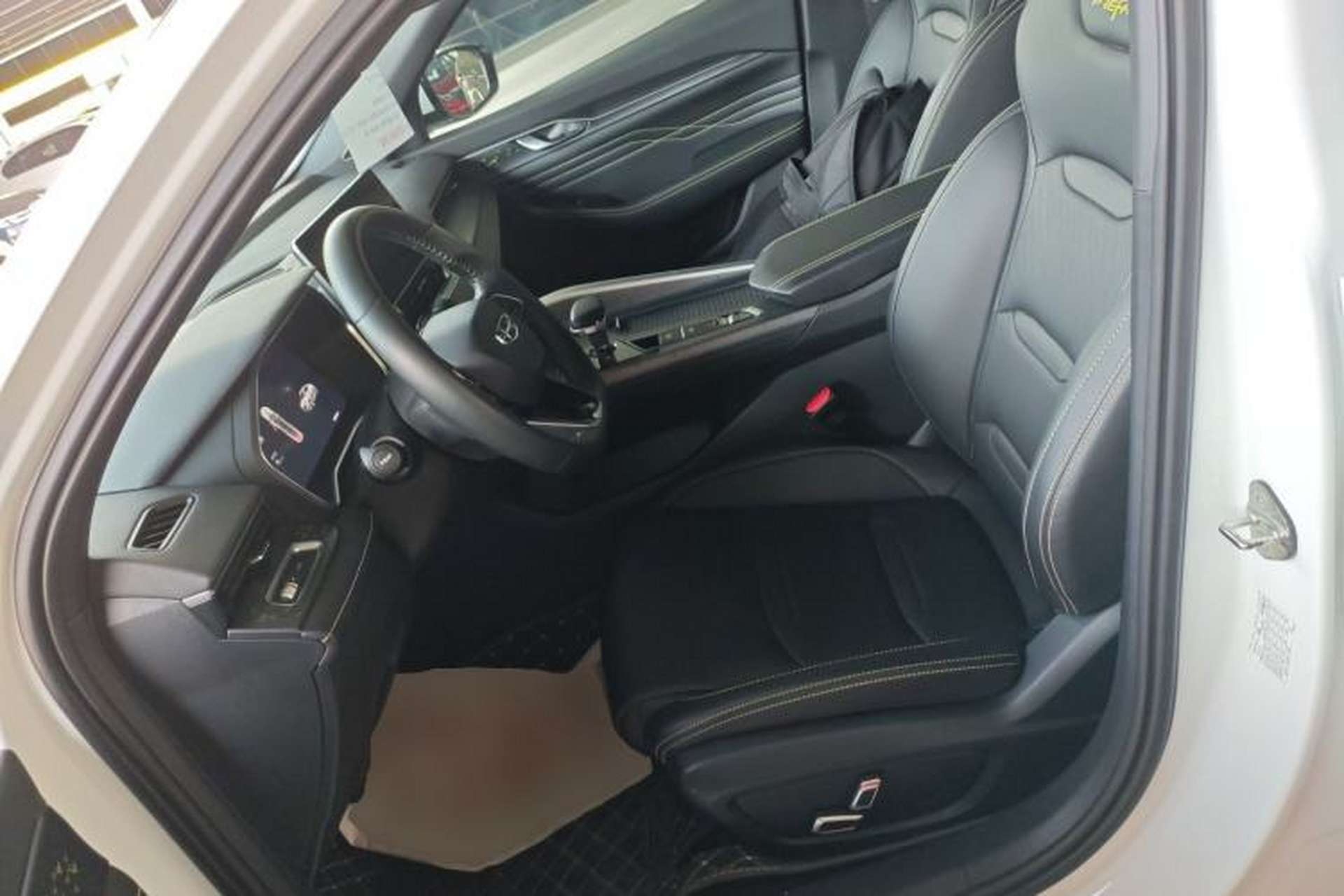 Used Geely Auto Preface 2023 1.5TD Kunlun Edition Left Front Seat