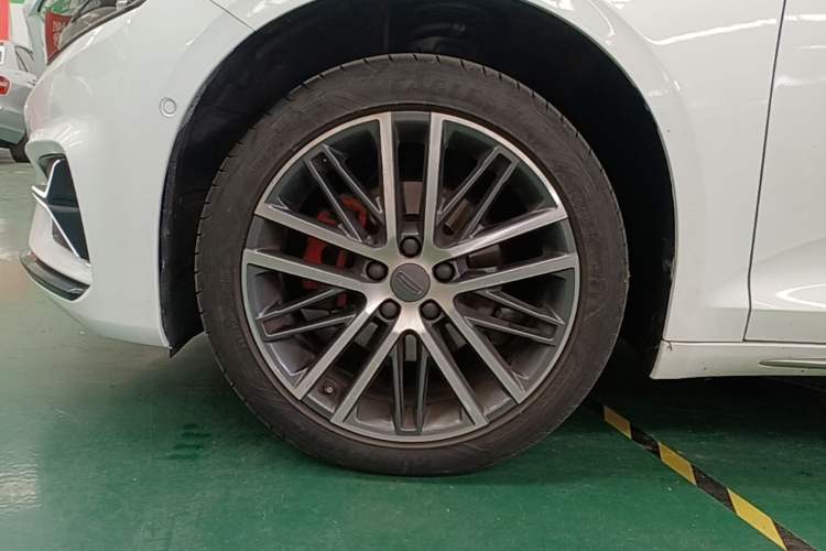 Used Geely Auto Preface 2023 2.0TD Prestige Version Left Front Wheel Hub