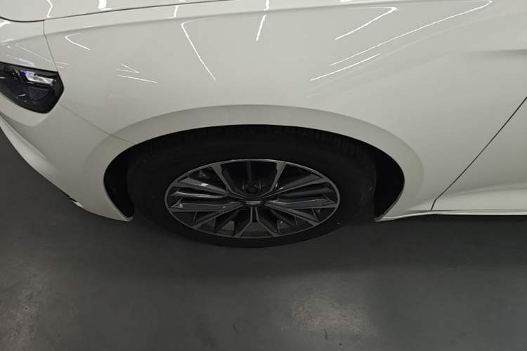 Used Geely Auto Preface 2023 1.5TD Fuyao Version Left Front Wheel Hub