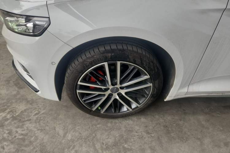 Used Geely Auto Preface 2023 2.0TD Prestige Version Left Front Wheel Hub