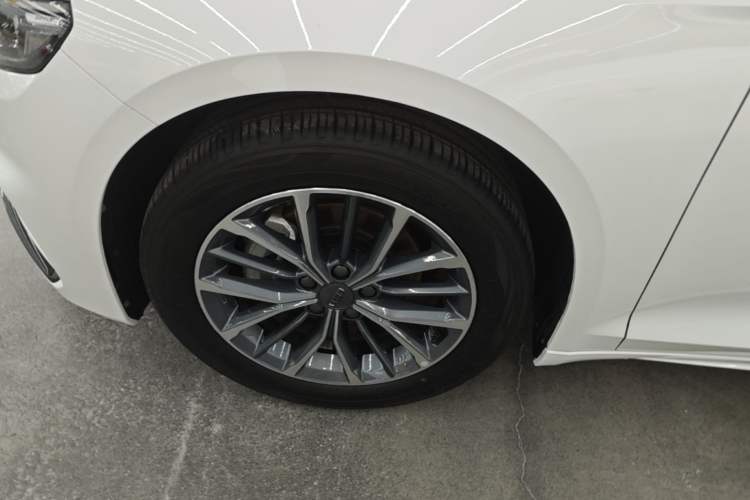 Used Geely Auto Preface 2023 2.0TD Luxury Version Left Front Wheel Hub