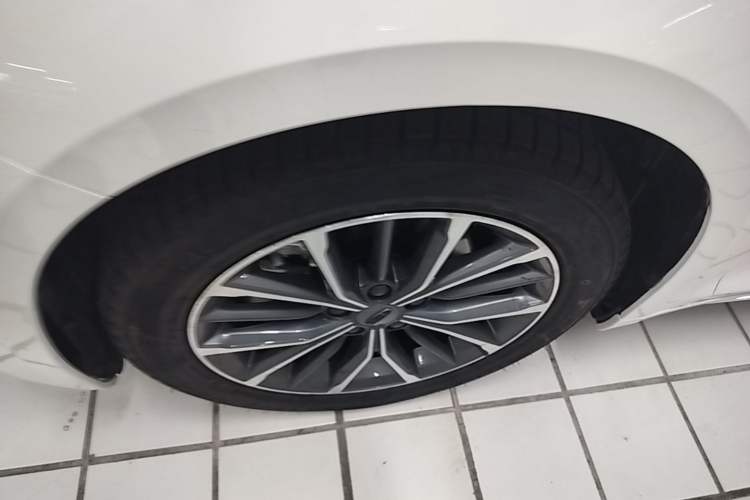 Used Geely Auto Preface 2023 1.5TD Fuyao Version Left Front Wheel Hub