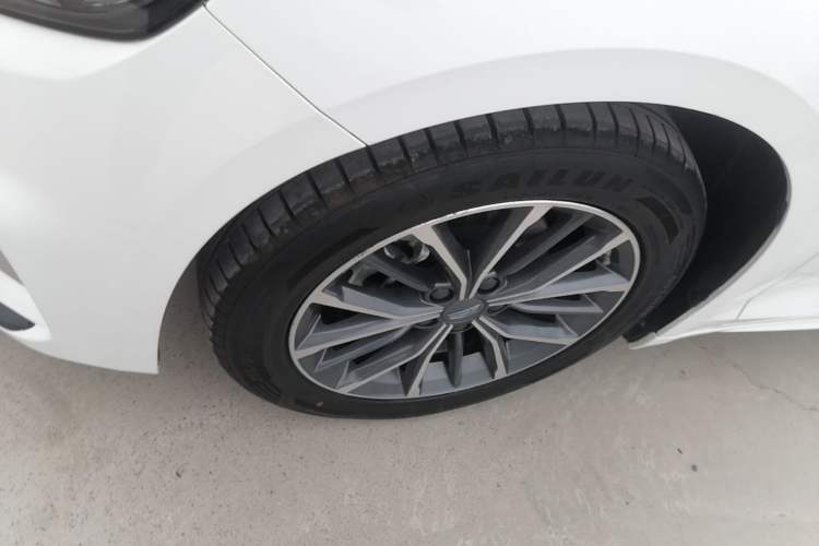 Used Geely Auto Preface 2023 1.5TD Fuyao Version Left Front Wheel Hub