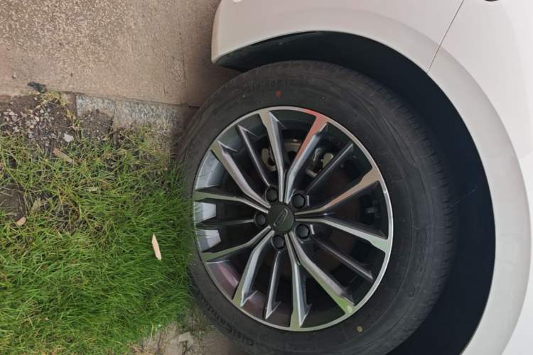 Used Geely Auto Preface 2023 2.0TD Luxury Version Left Front Wheel Hub