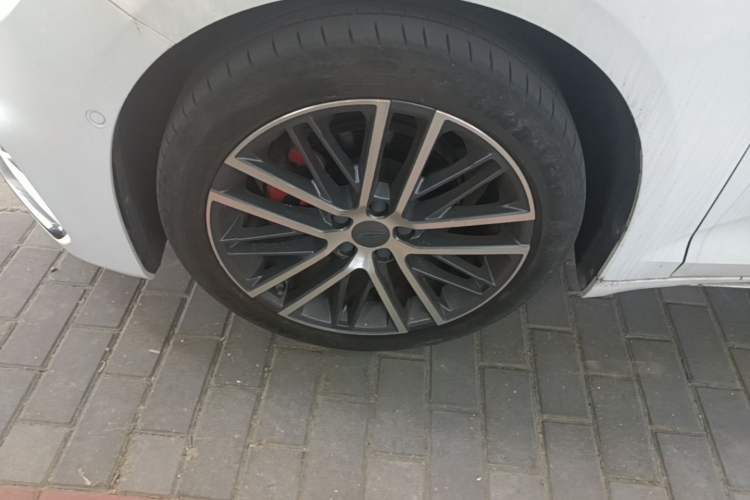 Used Geely Auto Preface 2023 2.0TD Prestige Version Left Front Wheel Hub