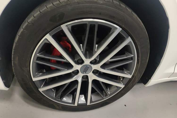 Used Geely Auto Preface 2023 2.0TD Prestige Version Left Front Wheel Hub