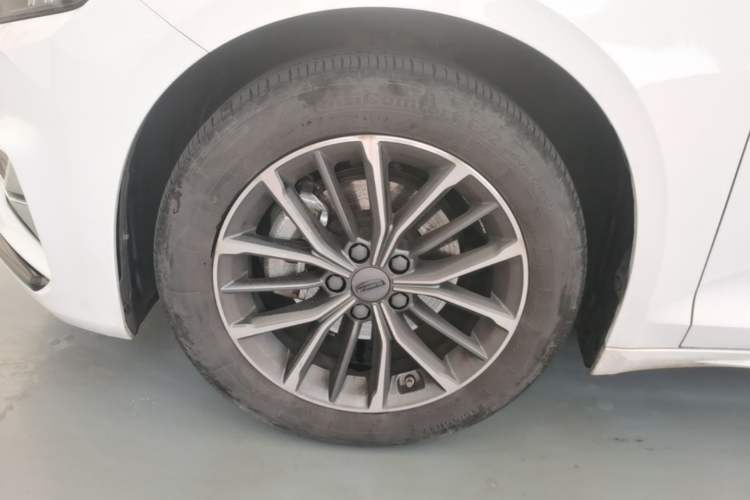 Used Geely Auto Preface 2023 1.5TD Fuyao Version Left Front Wheel Hub