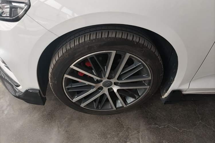 Used Geely Auto Preface 2023 1.5TD Kunlun Edition Left Front Wheel Hub