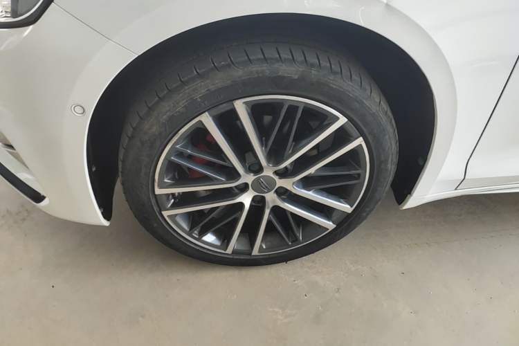 Used Geely Auto Preface 2023 2.0TD Prestige Version Left Front Wheel Hub