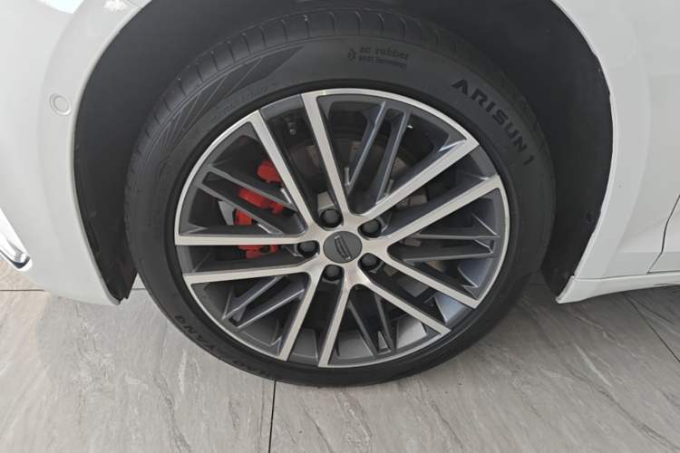 Used Geely Auto Preface 2023 2.0TD Prestige Version Left Front Wheel Hub