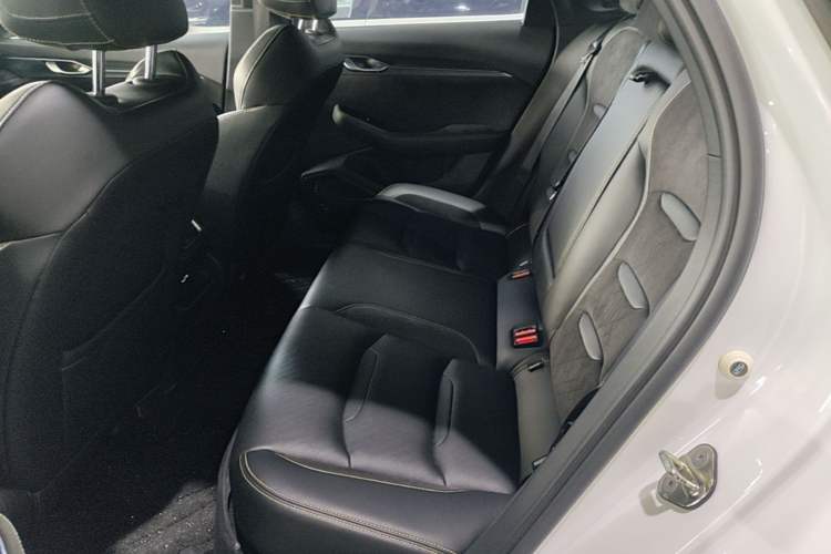 Used Geely Auto Preface 2023 2.0TD Space-Time Edition Left Rear Seat