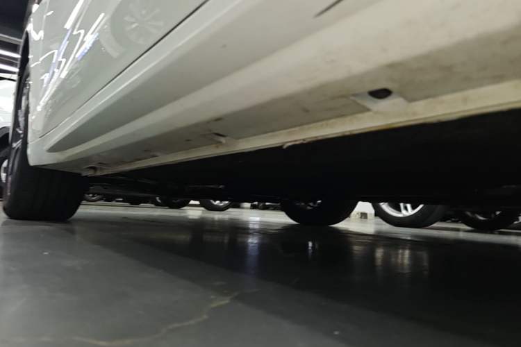 Used Geely Auto Preface 2023 1.5TD Fuyao Version Left Side Sill