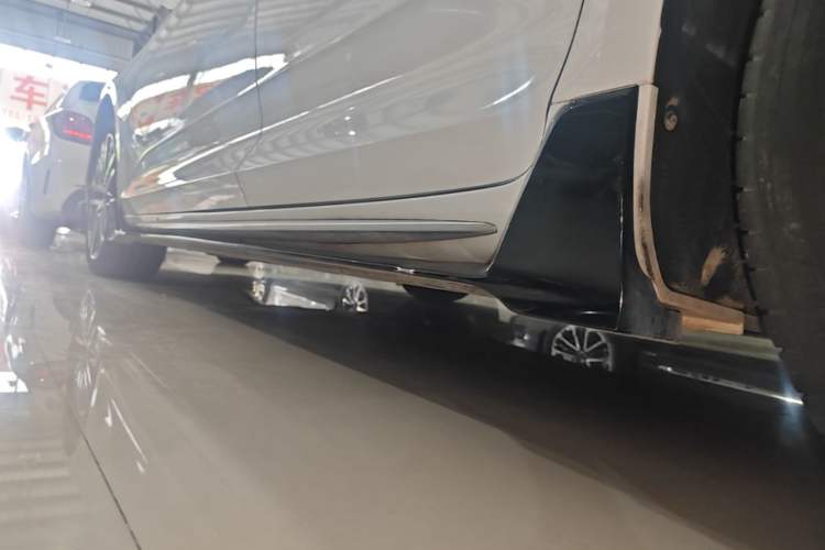 Used Geely Auto Preface 2023 1.5TD Kunlun Edition Left Side Sill