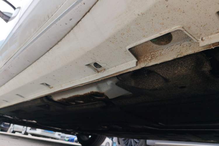 Used Geely Auto Preface 2023 2.0TD Luxury Version Left Side Sill