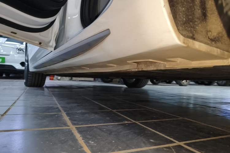 Used Geely Auto Preface 2023 2.0TD Prestige Version Left Side Sill