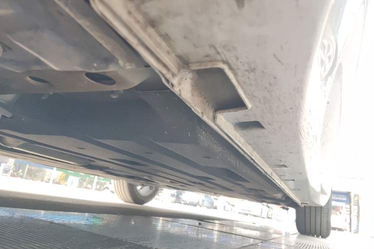 Used Geely Auto Preface 2023 1.5TD Fuyao Version Left Side Sill
