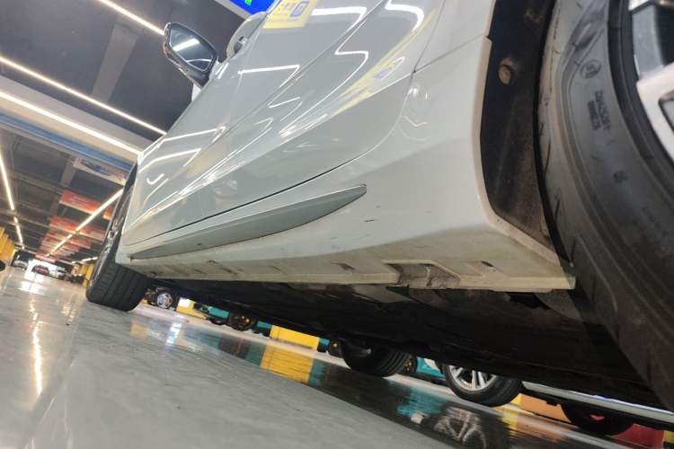 Used Geely Auto Preface 2023 2.0TD Prestige Version Left Side Sill