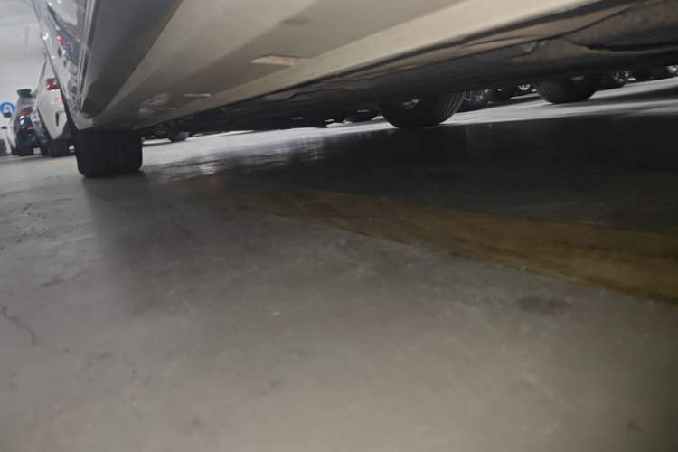 Used Geely Auto Preface 2023 2.0TD Luxury Version Left Side Sill