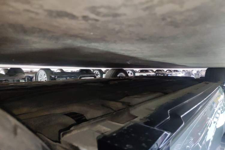 Used Geely Auto Preface 2023 2.0TD "Only This Verdant Green" Edition Left Side Sill
