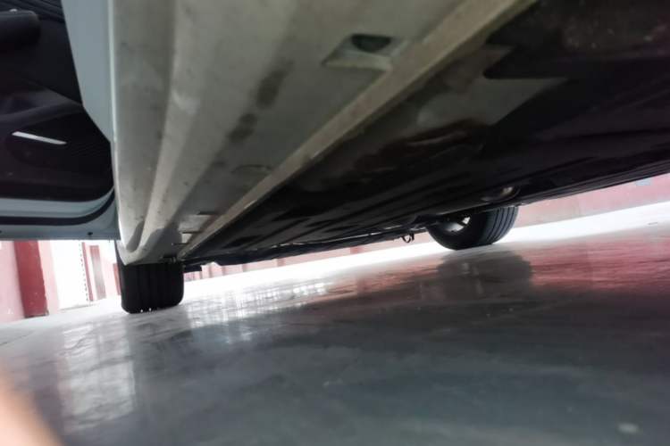 Used Geely Auto Preface 2023 1.5TD Fuyao Version Left Side Sill