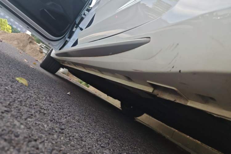 Used Geely Auto Preface 2023 2.0TD Luxury Version Left Side Sill