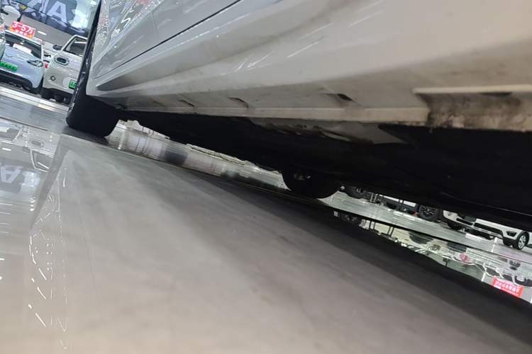 Used Geely Auto Preface 2023 1.5TD Fuyao Version Left Side Sill