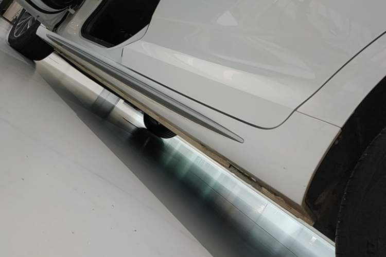 Used Geely Auto Preface 2023 2.0TD Luxury Version Left Side Sill