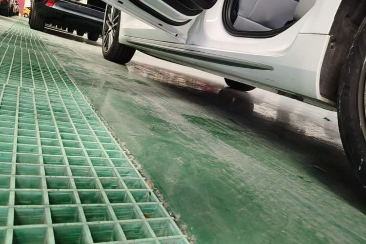 Used Geely Auto Preface 2023 2.0TD Prestige Version Left Side Sill