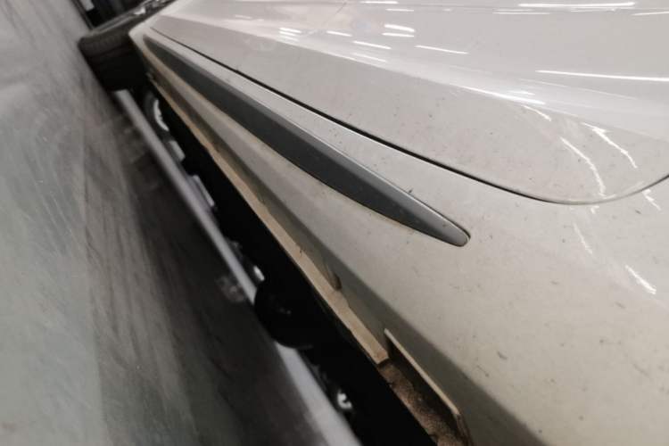 Used Geely Auto Preface 2023 2.0TD Prestige Version Left Side Sill