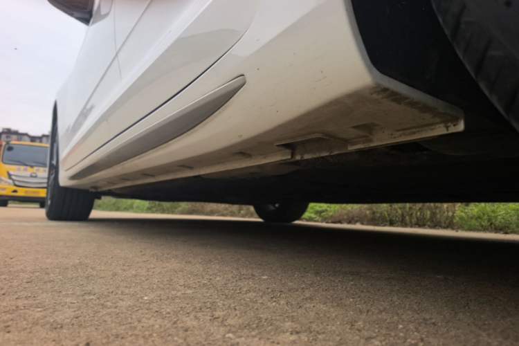 Used Geely Auto Preface 2023 2.0TD Luxury Version Left Side Sill