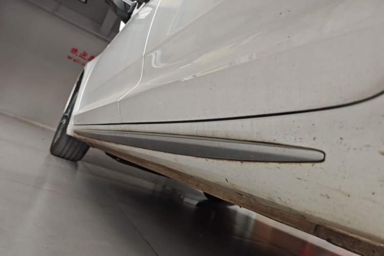 Used Geely Auto Preface 2023 2.0TD Prestige Version Left Side Sill