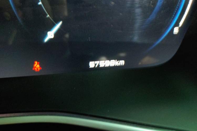 Used Geely Auto Preface 2023 2.0TD "Only This Verdant Green" Edition Odometer Close Up