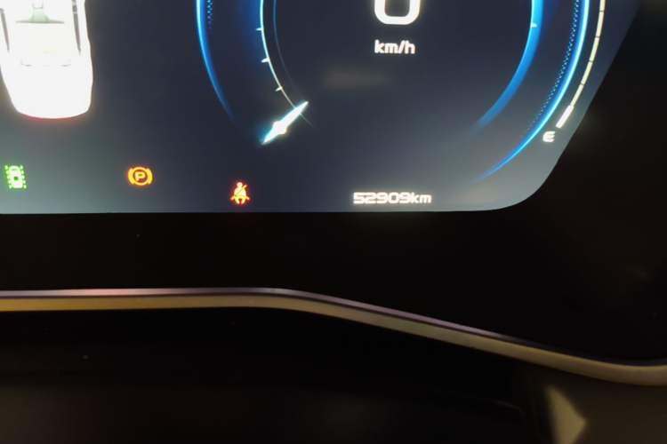 Used Geely Auto Preface 2023 2.0TD Prestige Version Odometer Close Up