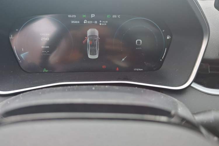 Used Geely Auto Preface 2023 1.5TD Kunlun Edition Odometer Close Up