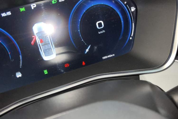 Used Geely Auto Preface 2023 2.0TD Prestige Version Odometer Close Up