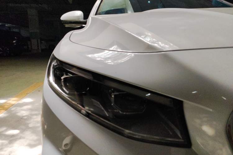 Used Geely Auto Preface 2023 2.0TD "Only This Verdant Green" Edition Right Front Headlight