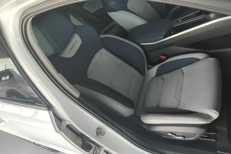 Used Geely Auto Preface 2023 2.0TD Prestige Version Right Front Seat