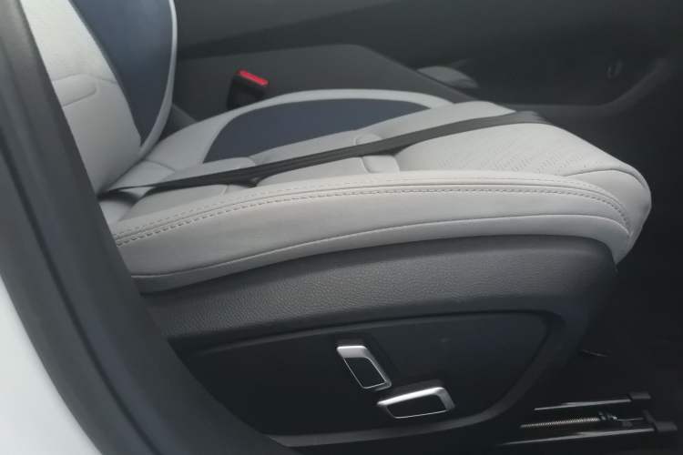 Used Geely Auto Preface 2023 2.0TD Prestige Version Right Front Seat