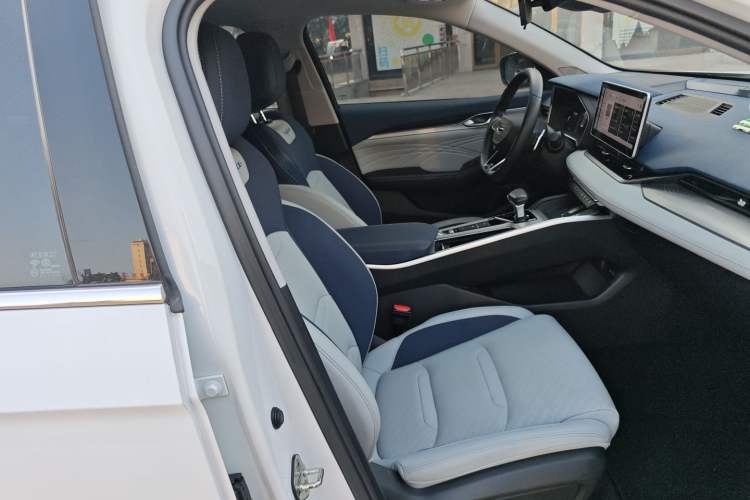Used Geely Auto Preface 2023 2.0TD Prestige Version Right Front Seat