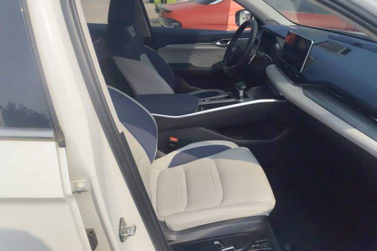 Used Geely Auto Preface 2023 2.0TD Prestige Version Right Front Seat